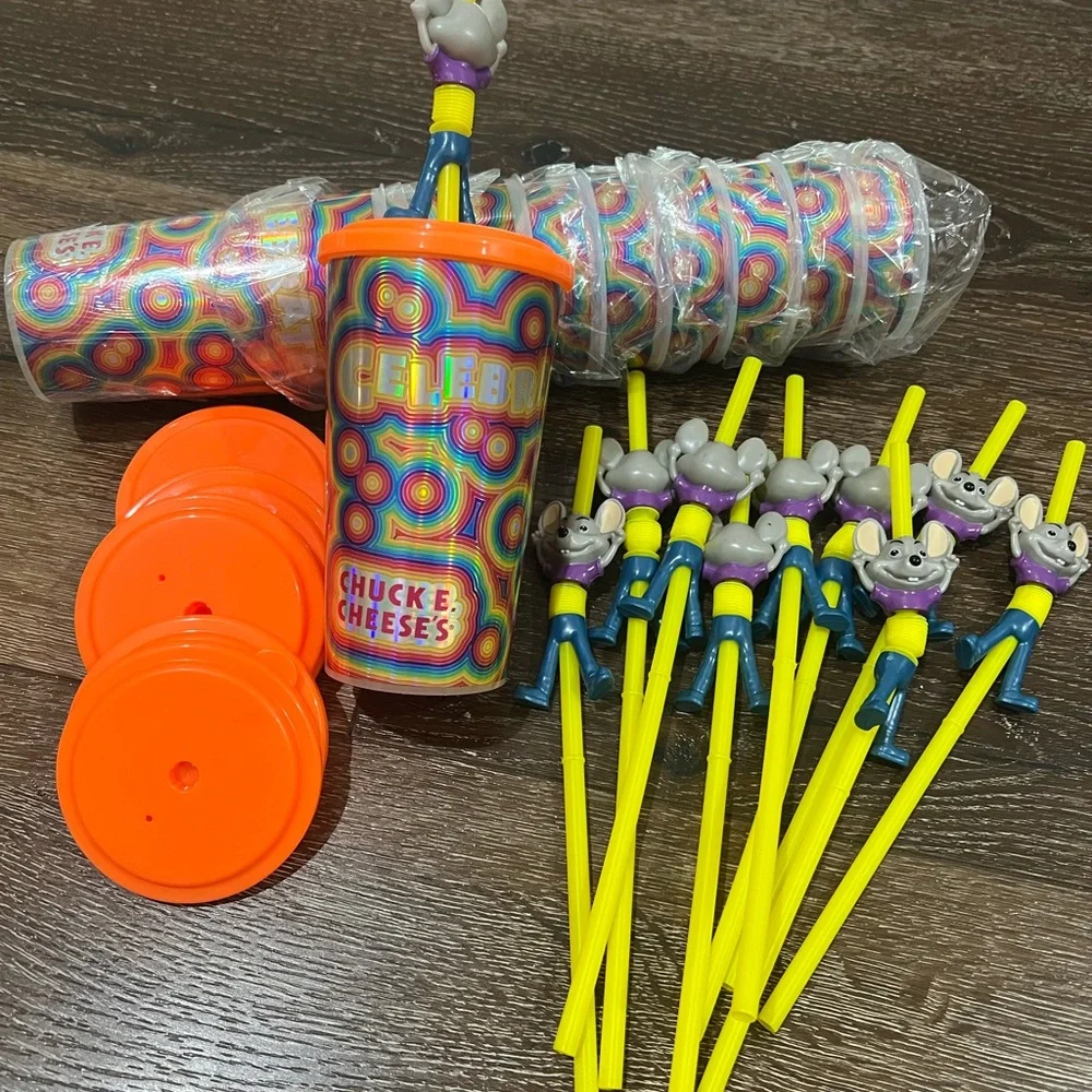 Chuck E. Cheese reusable Party Cup and Straw Orange and Yellow 30 total NWT